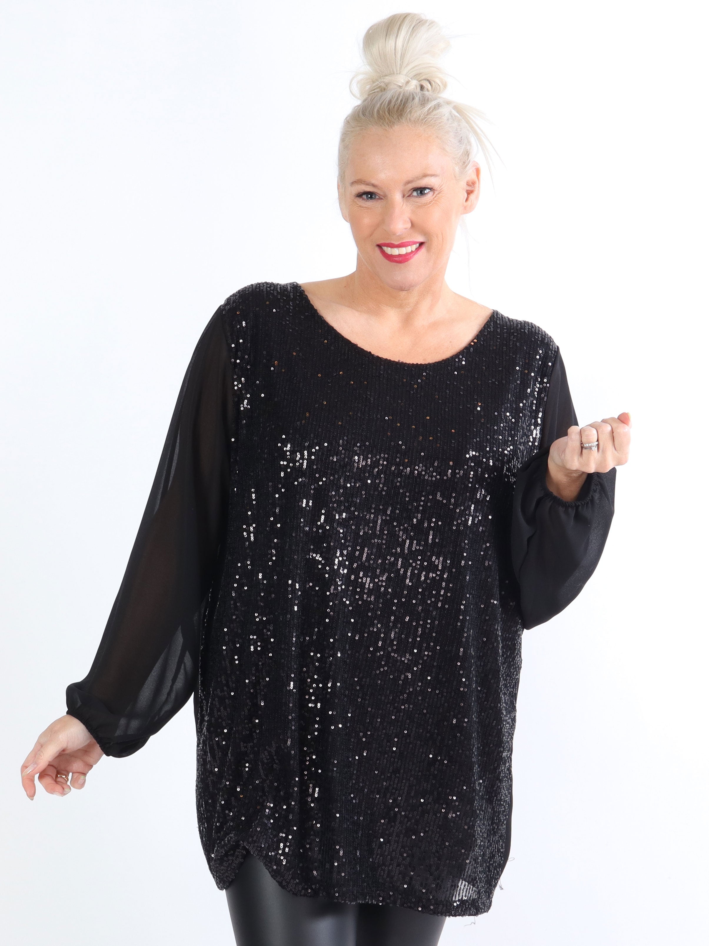 Amani - Chiffon-tunika med paljetter i stora storlekar - Black
